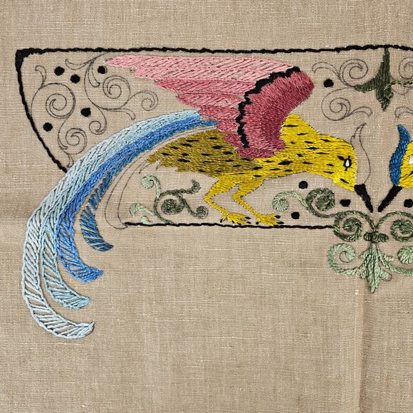 Vintage unfinished embroidered birds crash linen and floss 28 x 32 - Picture 6 of 9